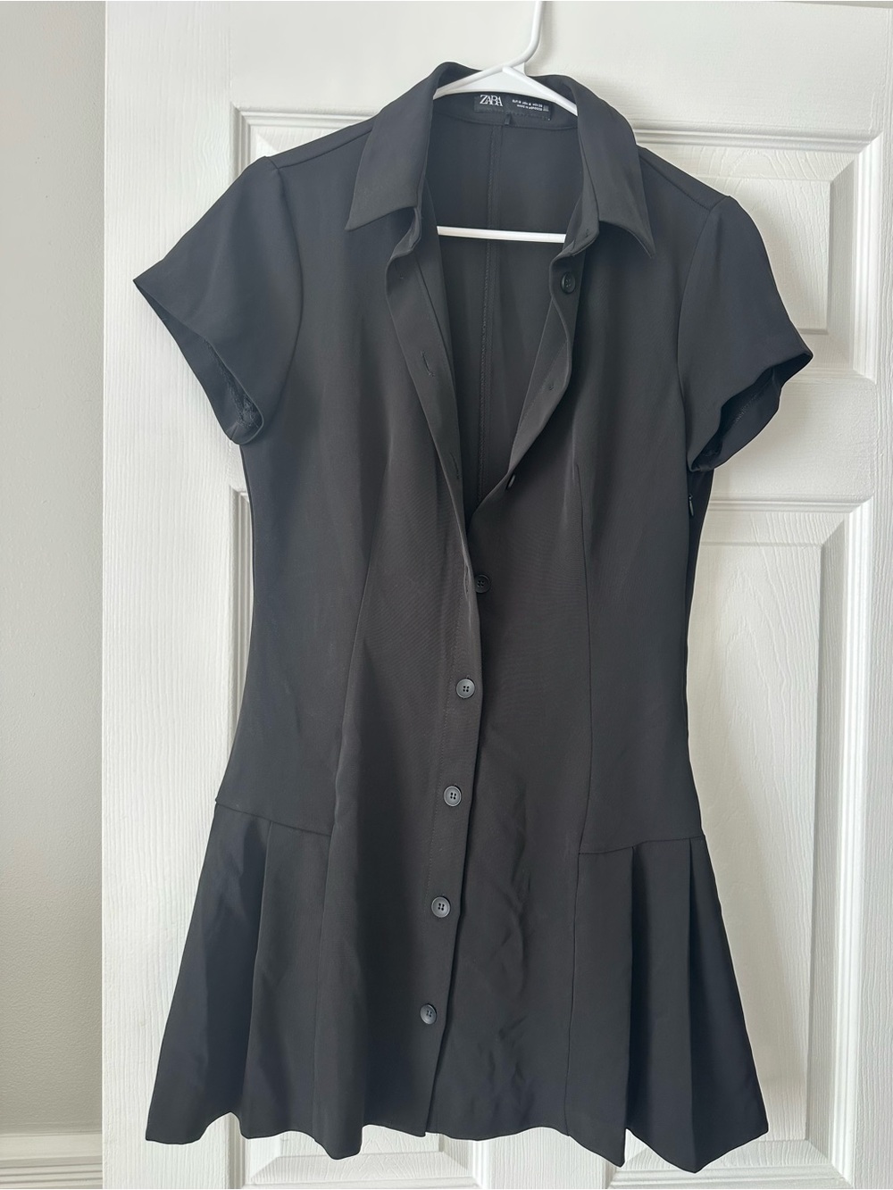 Zara Black Short-Sleeve Button-Front Fit-and-Flare Shirt